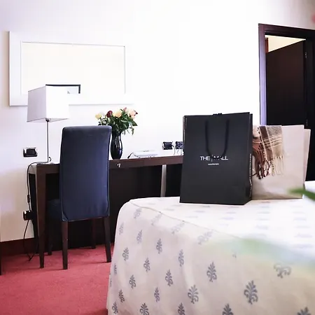 Airport Otel