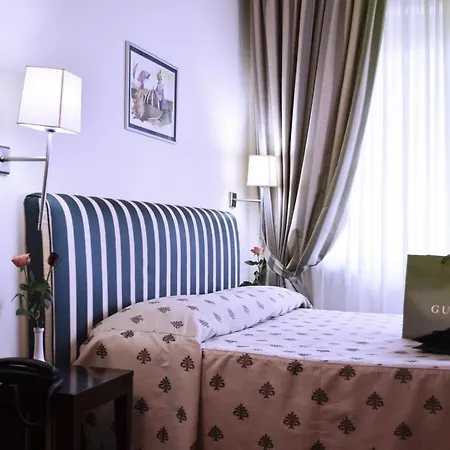 Otel Airport 4*