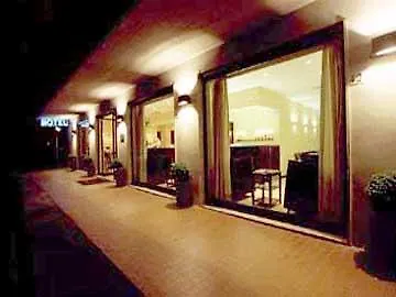 Otel Airport 4*