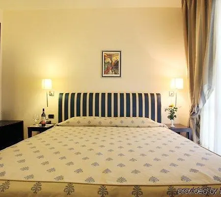 Otel Airport 4*