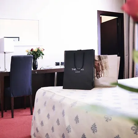 Airport Otel 4*